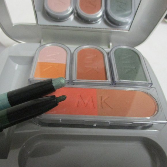 Fall Makeup Collection Emerald Noir Look Eyeshadow Eyeliner Blush Compact - Picture 3 of 5